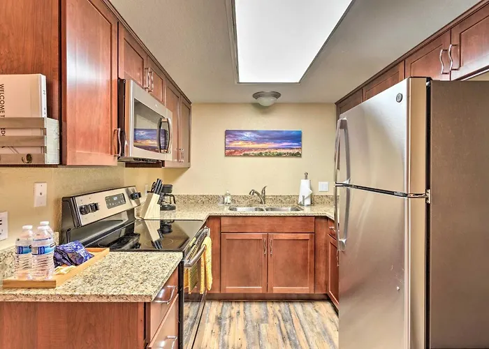 Holiday home Pool Access & Private Deck: In *