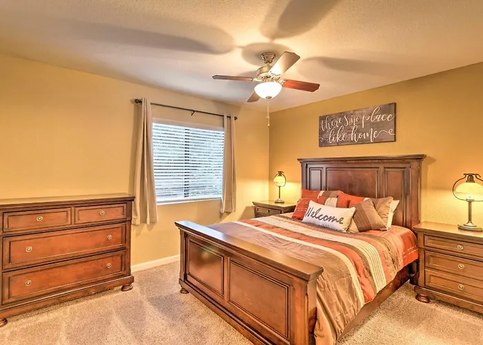 Pool Access & Private Deck: In Sedona